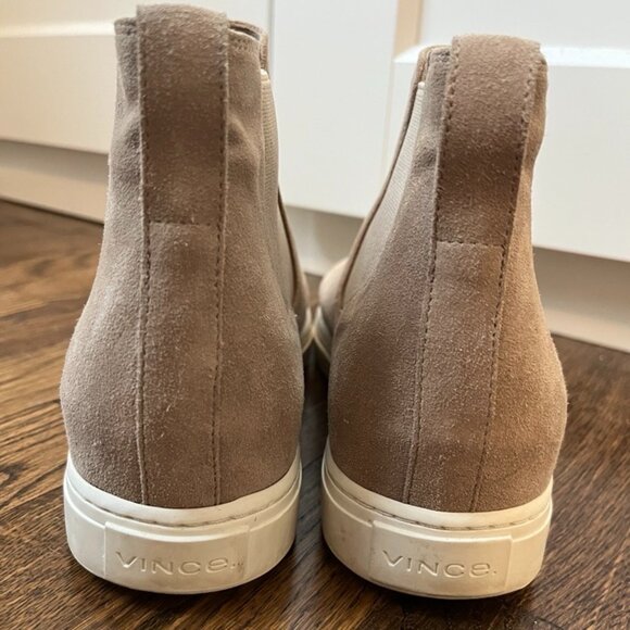 Vince Newlyn Chelsea Suede Sneaker, size 8.5 - Picture 3 of 4